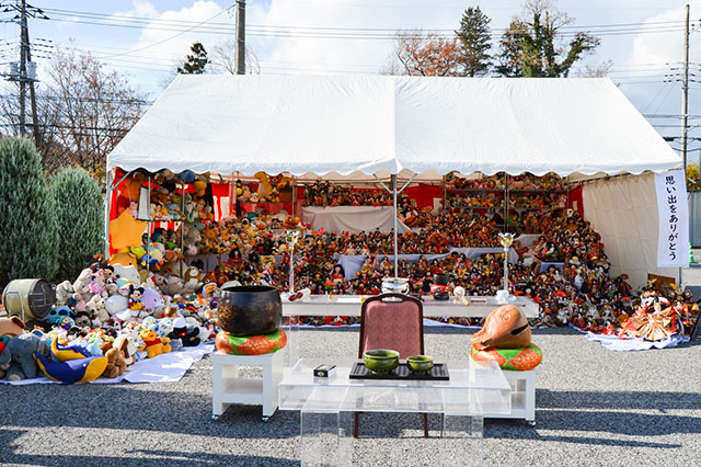 宇都宮河内ホール駐車場にて『人形供養祭』を開催いたしました